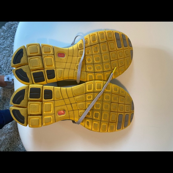 Nike Free Run: Livestrong - Picture 3 of 4
